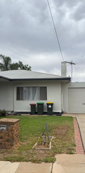 Charming 3 Bedroom Home - Photo 1