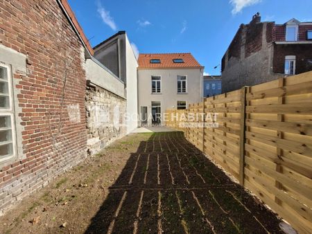 Location Maison 4 pièces 74m² LILLE 59000 - Photo 4