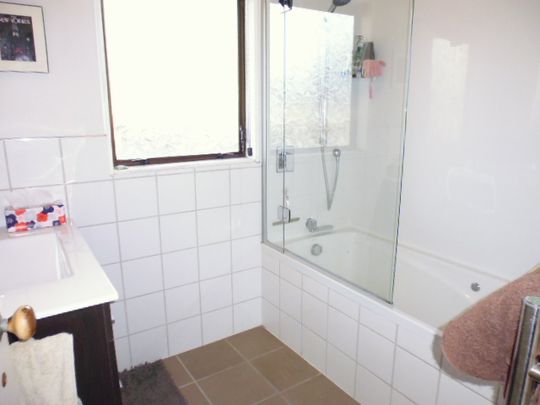 Lovely Home in Oxford Terrace - Photo 1