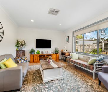 Family Home in Great Location! - Photo 1
