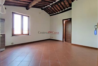 Caratteristica mansarda arredata di sola cucina!