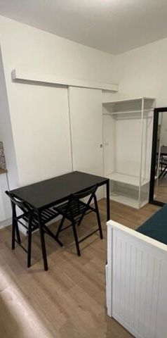 Appartement Lille 1 pièce(s) 10.70 m2 - Photo 1