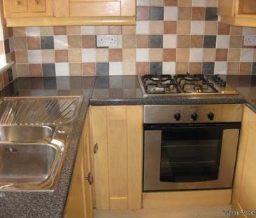 2 bedroom property to rent in Cleckheaton - Photo 3