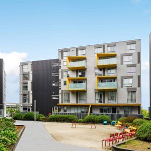 3 Bedrooms, Study, Albany Apartment - Photo 2