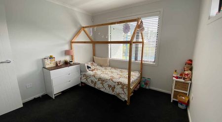 Low Maintenace and Modern Beautiful Property - Photo 4