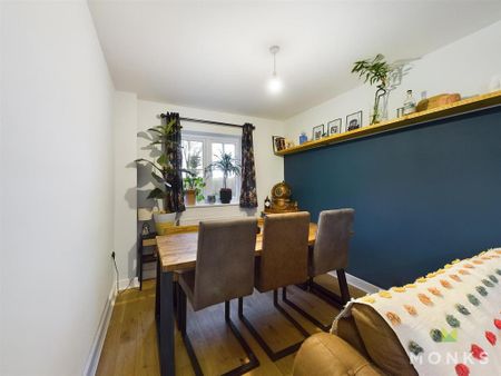 3 bedroom semi-detached house to rent - Photo 2