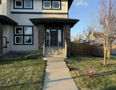 Spacious 3 Bedroom Home for Rent in Secord, West Edmonton! | 396 Secord Boulevard Northwest, Edmonton - Photo 1
