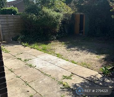 3 bedroom semi-detached house to rent - Photo 6