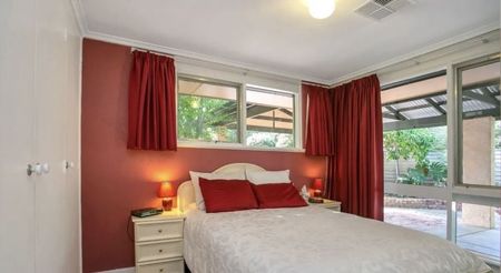 Family home in convenient location - Photo 5