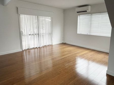 3 Bedroom Home in a quiet cul de sac - Photo 2