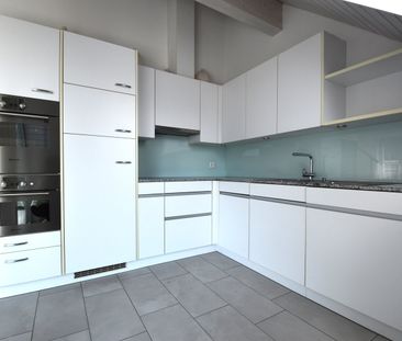 Grosszügige und lichtdurchflutete Maisonette-Wohnung mit Balkon im ... - Photo 2