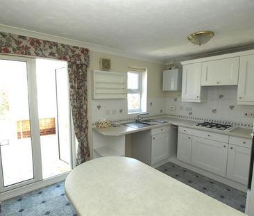 3 bedroom detached house to rent - Photo 4