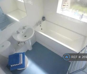 2 bedroom semi-detached house to rent - Photo 6