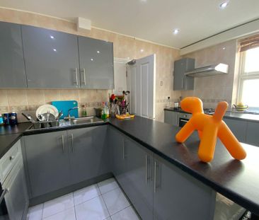 1 bedroom in a house share to rent - Photo 6