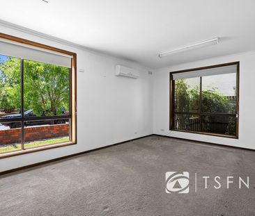 Charming 2 Bedroom Home Minutes from Town - Photo 1