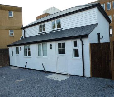 1 bedroom semi-detached house to rent - Photo 4