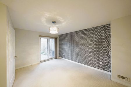 For Lease - 51 Soho Street, Hamilton, Ontario - Photo 5