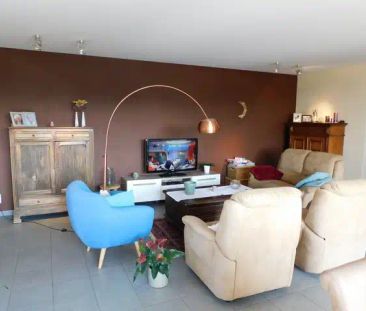 Ruim appartement met autostaanplaats vlakbij het centrum - Foto 1