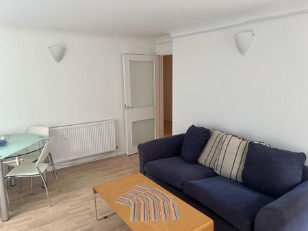 1 bedroom flat to rent - Photo 2