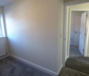 3 bedroom semi-detached house to rent - Photo 1
