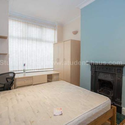 3 bedroom property to rent in Salford - Photo 1