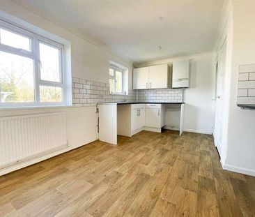 Southfield, Polegate, BN26 - Photo 1