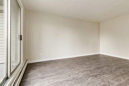 2 Bedroom - Photo 3