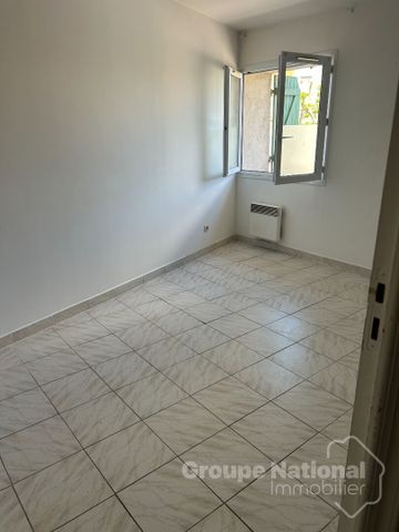 À LOUER Maison de village sur 2 niveaux en T3 à SEILLONS, - Photo 4
