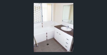 Spacious Family Home in a Quiet Location - Photo 5