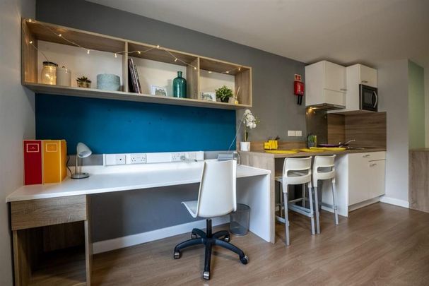 Studio to rent - Photo 1