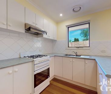 4/32 Kenmare Street, Mont Albert - Photo 3