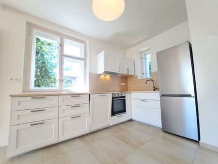 Pronájem rodinného domu 250 m², K Fialce, Praha - Fotografie 4