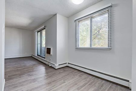 2 Bedroom - Photo 2