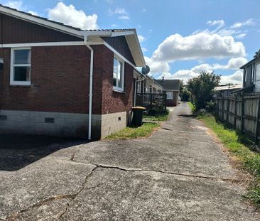 3 bedrooms family home in Papatoetoe - Photo 2