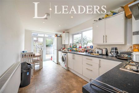 5 bedroom house to rent Wheatstone Road, Southsea, PO4 - Photo 3