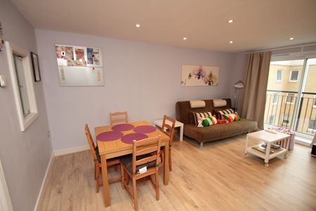 2 Bed Flat, Settlers Court, E14 - Photo 4