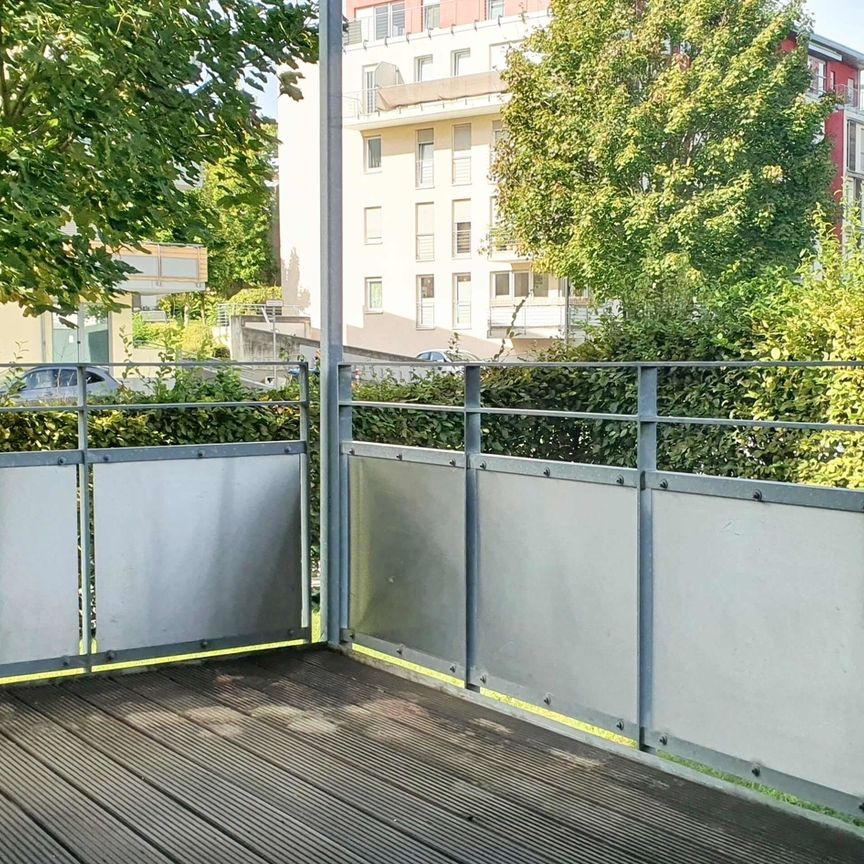 CITYHOUSE: Moderne, renovierte Energiesparwohnung(KFW 40) mit Parkett, Balkon und PKW Stellplatz. - Foto 1