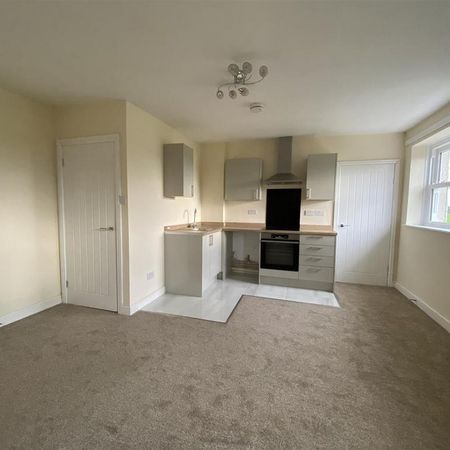 2 bedroom flat to rent - Photo 4
