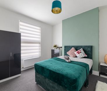 🏡 Beautiful Large Victorian House in Tottenham 🏡 - Photo 6