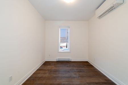 For Lease - 673 Danforth Avenue Unit# 2S, Toronto, Ontario - Photo 3