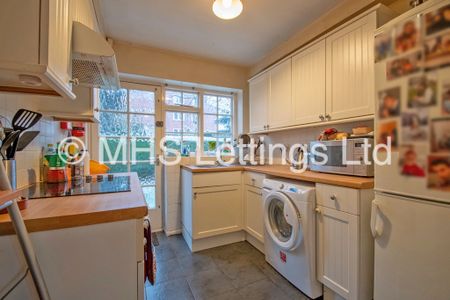 4 Bedroom Mid Terraced House for rent in North Grange Mews - Photo 2