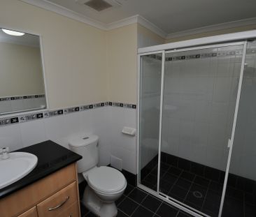 MODERN 2 BEDROOM APARTMENT LOCATED CLOSE TO AMENTITIES - Photo 4