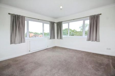 2 bedroom maisonette to rent - Photo 2