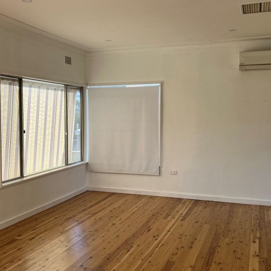 3 Bedroom home in South - Photo 1