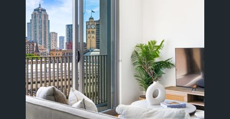 PERFECTLY POSITIONED ONE-BEDROOM APARTMENT WITH CBD VIEWS - Photo 5
