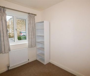 2 bedroom semi-detached bungalow to rent - Photo 3