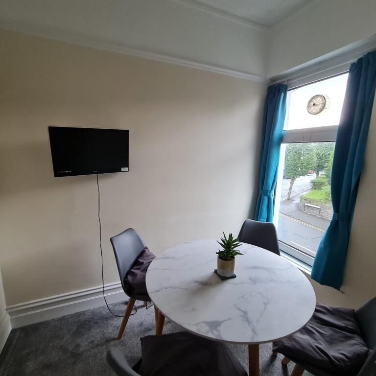 3 bedroom flat to rent - Photo 1