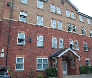 Wellington Road Eccles Manchester Greater Manchester - Photo 3