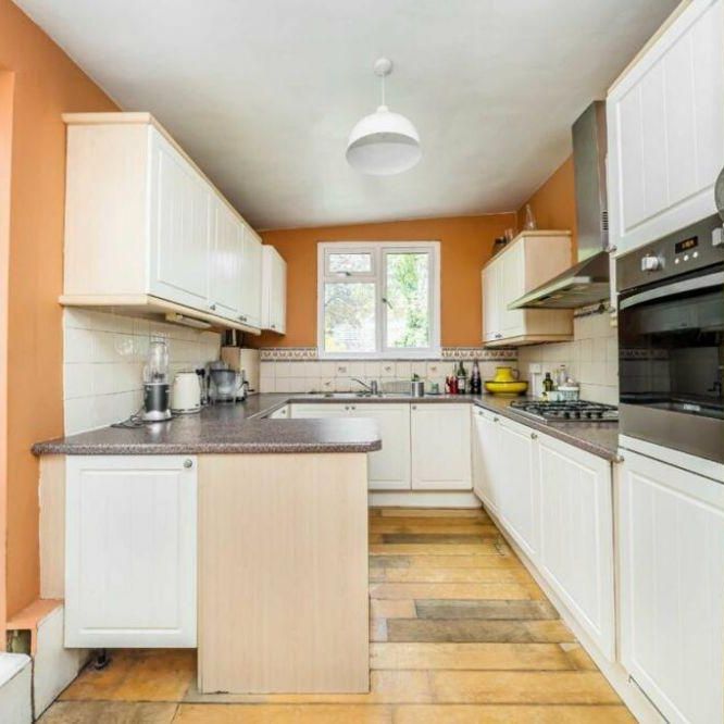 4 bedroom terraced house to rent - Photo 1