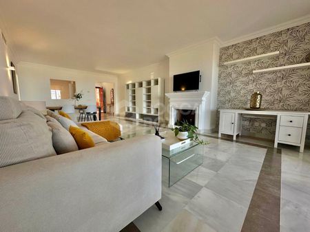 Elegant 2-Bedroom Apartment with Panoramic Views in Monte Halcones - Foto 3